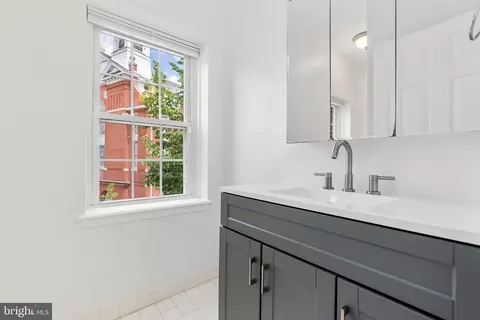 Bath - 141 W Montgomery St, Baltimore, MD 21230 photo 5 of 5