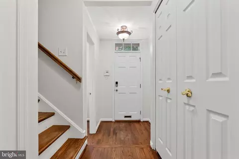 Entry Way - 141 W Montgomery St, Baltimore, MD 21230 photo 2 of 10