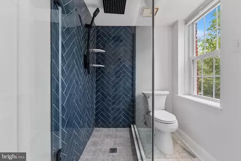 Bath - 141 W Montgomery St, Baltimore, MD 21230 photo 2 of 5