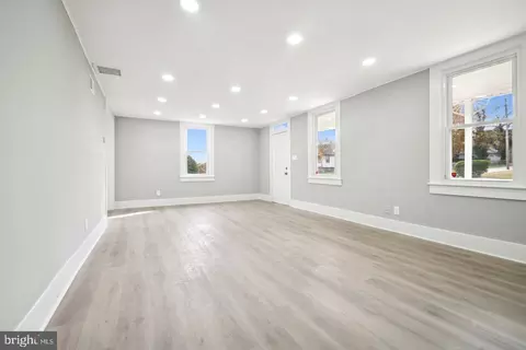Living - 3814 Walnut Ave, Baltimore, MD 21206 photo 1 of 3