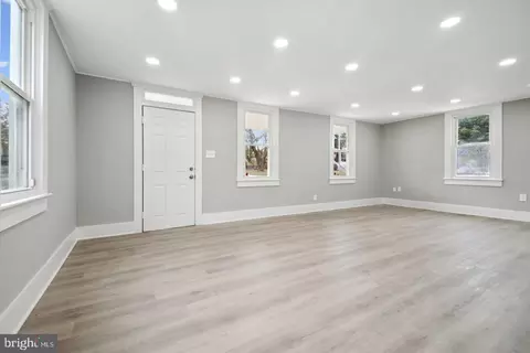 Living - 3814 Walnut Ave, Baltimore, MD 21206 photo 3 of 3