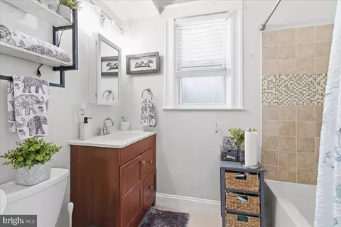 Bath - 2812 Kildaire Dr, Baltimore, MD 21234 photo 1 of 1