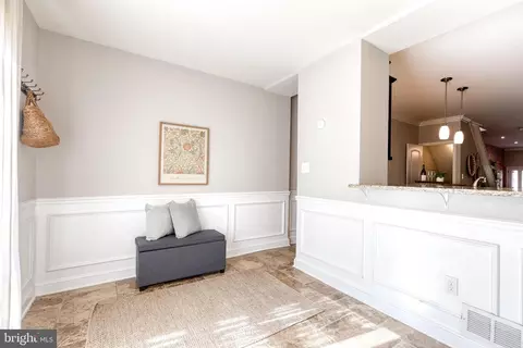 Entry Way - 263 S East Ave, Baltimore, MD 21224 photo 5 of 7