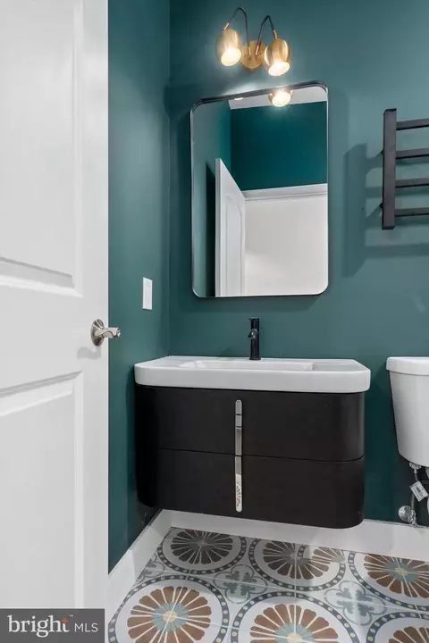 Bath - 2713 E Fayette St, Baltimore, MD 21224 photo 3 of 4