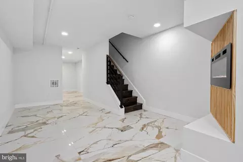 Entry Way - 2713 E Fayette St, Baltimore, MD 21224 photo 8 of 9