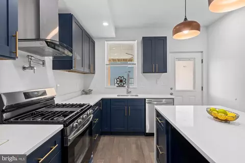 Kitchen - 2713 E Fayette St, Baltimore, MD 21224 photo 4 of 4
