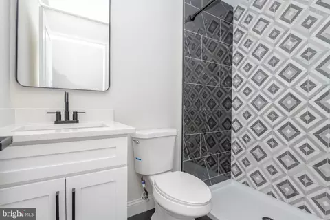 Bath - 1645 Normal Ave, Baltimore, MD 21213 photo 2 of 2