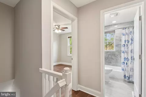 Entry Way - 542 Lucia Ave, Baltimore, MD 21229 photo 5 of 5
