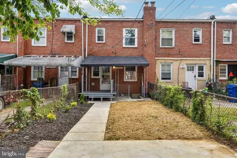 Exterior - 542 Lucia Ave, Baltimore, MD 21229 photo 1 of 4