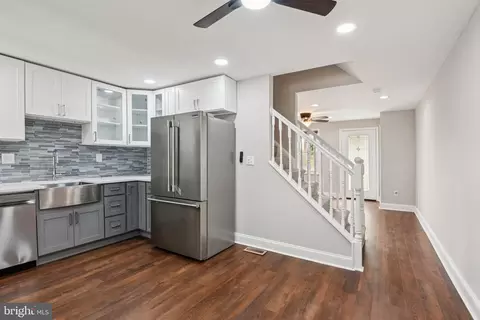 Entry Way - 542 Lucia Ave, Baltimore, MD 21229 photo 3 of 5