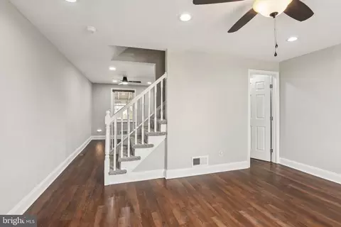 Entry Way - 542 Lucia Ave, Baltimore, MD 21229 photo 2 of 5