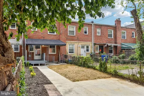 Exterior - 542 Lucia Ave, Baltimore, MD 21229 photo 2 of 4