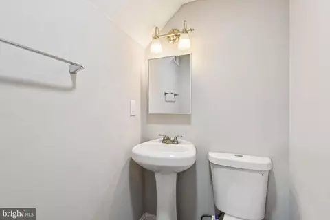 Bath - 542 Lucia Ave, Baltimore, MD 21229 photo 1 of 2