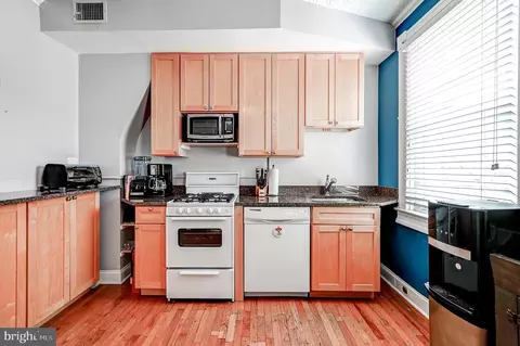 Kitchen - 1437 E Fort Ave, Baltimore, MD 21230 photo 1 of 3