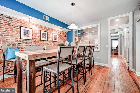 Dining - 1437 E Fort Ave, Baltimore, MD 21230 photo 3 of 4