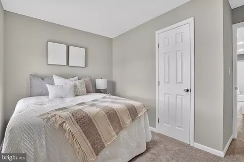 Bedroom - 2512 E Monument St, Baltimore, MD 21205 photo 2 of 4