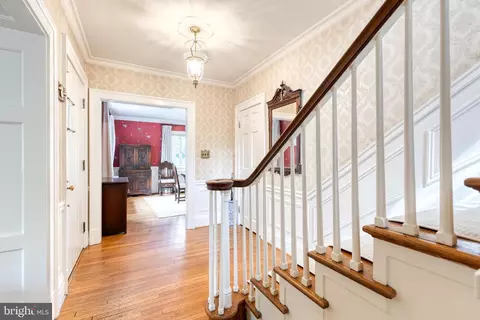 Entry Way - 202 Taplow Rd, Baltimore, MD 21212 photo 3 of 9