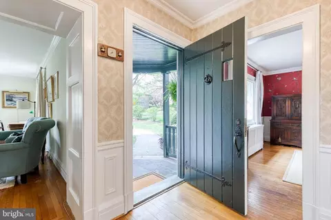 Entry Way - 202 Taplow Rd, Baltimore, MD 21212 photo 4 of 9