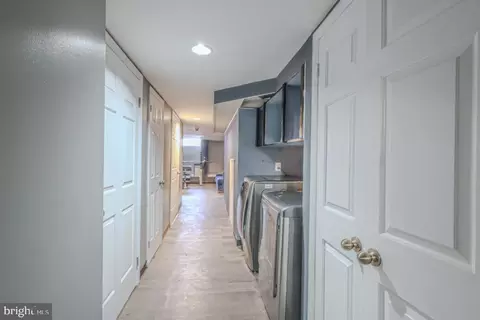 Entry Way - 1139 Scott St, Baltimore, MD 21230 photo 9 of 17