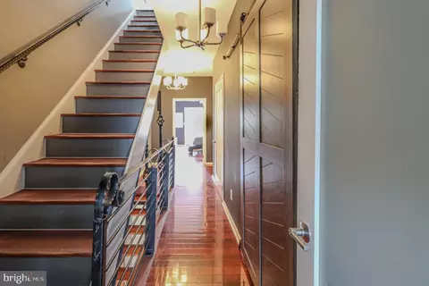 Entry Way - 1139 Scott St, Baltimore, MD 21230 photo 13 of 17