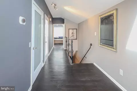 Entry Way - 1139 Scott St, Baltimore, MD 21230 photo 14 of 17