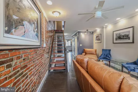 Entry Way - 1139 Scott St, Baltimore, MD 21230 photo 1 of 17