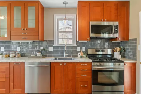 Kitchen - 4203 Barrington Rd, Baltimore, MD 21229 photo 3 of 4