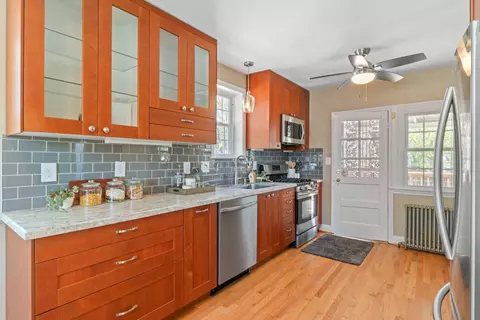 Kitchen - 4203 Barrington Rd, Baltimore, MD 21229 photo 4 of 4