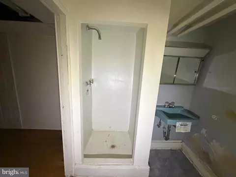 Bath - 3514 White Chapel Rd, Baltimore, MD 21215 photo 2 of 2