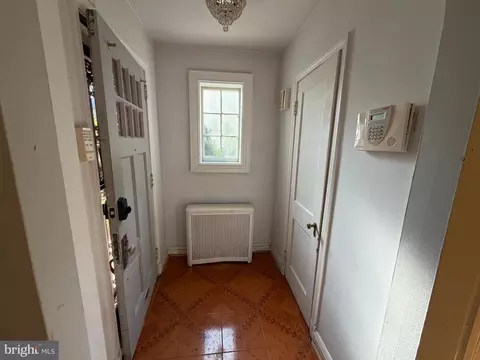 Entry Way - 3514 White Chapel Rd, Baltimore, MD 21215 photo 4 of 17