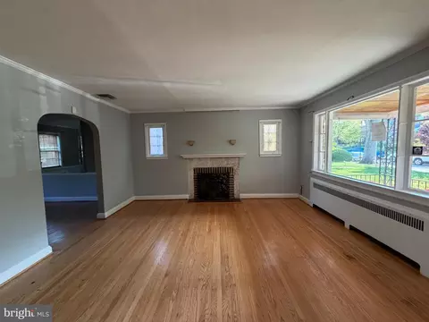 Living - 3514 White Chapel Rd, Baltimore, MD 21215 photo 2 of 8