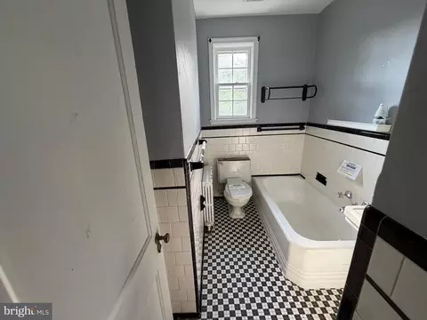 Entry Way - 3514 White Chapel Rd, Baltimore, MD 21215 photo 9 of 17