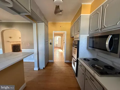 Entry Way - 3514 White Chapel Rd, Baltimore, MD 21215 photo 2 of 17