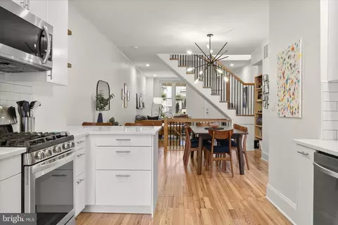Entry Way - 3632 Hickory Ave, Baltimore, MD 21211 photo 3 of 6
