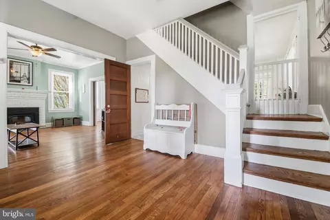 Entry Way - 202 S Athol Ave, Baltimore, MD 21229 photo 1 of 2