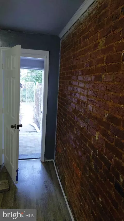 Entry Way - 2121 Wilhelm St, Baltimore, MD 21223 photo 4 of 4