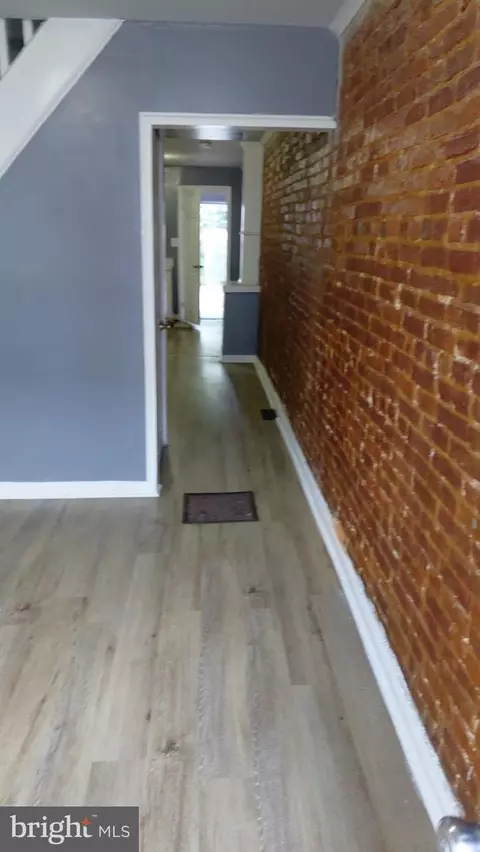 Entry Way - 2121 Wilhelm St, Baltimore, MD 21223 photo 3 of 4
