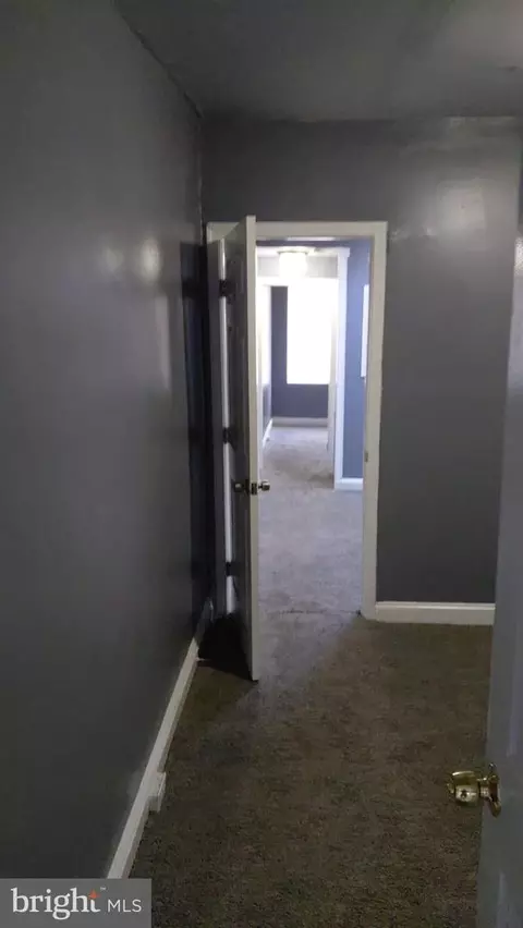 Entry Way - 2121 Wilhelm St, Baltimore, MD 21223 photo 2 of 4