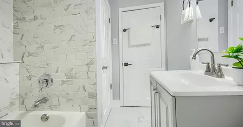 Entry Way - 1414 N Decker Ave, Baltimore, MD 21213 photo 11 of 11