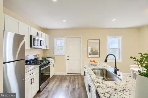 Entry Way - 1414 N Decker Ave, Baltimore, MD 21213 photo 8 of 11