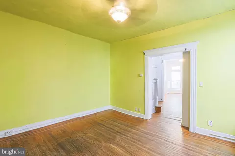 Living - 3128 Baker St, Baltimore, MD 21216 photo 4 of 8