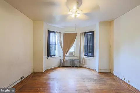Living - 3128 Baker St, Baltimore, MD 21216 photo 7 of 8