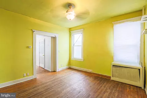 Living - 3128 Baker St, Baltimore, MD 21216 photo 3 of 8