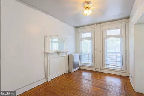 Living - 3128 Baker St, Baltimore, MD 21216 photo 2 of 8