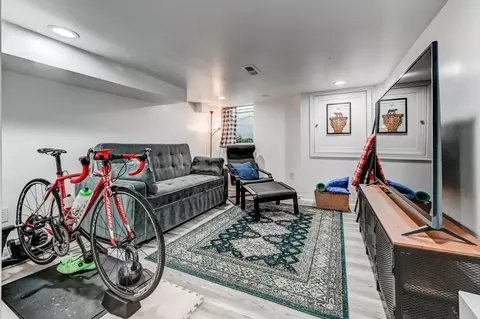 Living - 2213 Boyer St, Baltimore, MD 21231 photo 1 of 1