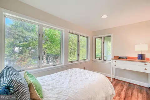 Bedroom - 207 Hawthorne Rd, Baltimore, MD 21210 photo 13 of 15