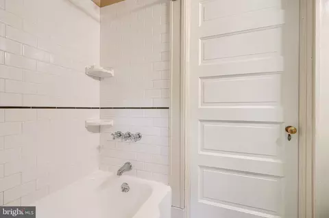 Bath - 207 Hawthorne Rd, Baltimore, MD 21210 photo 9 of 11