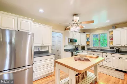 Kitchen - 207 Hawthorne Rd, Baltimore, MD 21210 photo 1 of 6