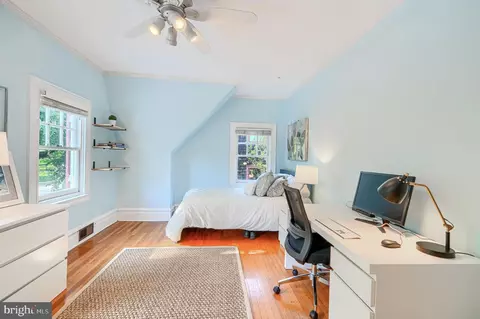 Bedroom - 207 Hawthorne Rd, Baltimore, MD 21210 photo 10 of 15