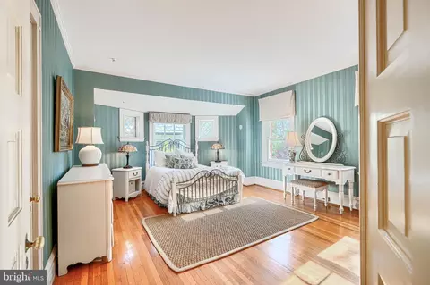 Bedroom - 207 Hawthorne Rd, Baltimore, MD 21210 photo 5 of 15